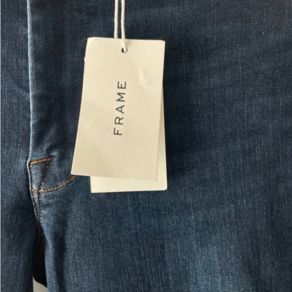 Frame - LeOne Skinny Jean - Picture 3 of 4